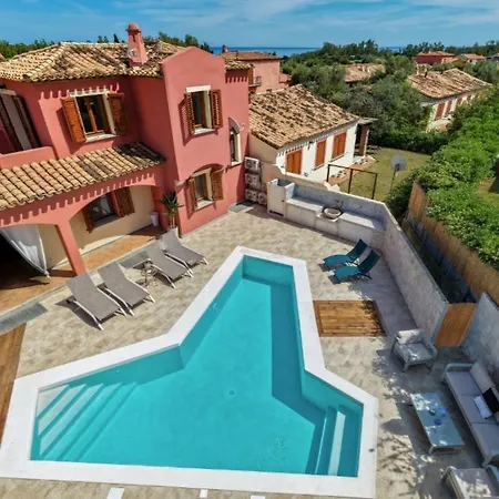 Maria Favolosa Piscina Di Nuova Costruzione Nyaraló *
